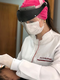 Attuale Odontologia - Facetas de Resina e Porcelana