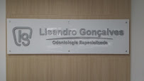 Dr. Lisandro Gonçalves | Dentista Maringá