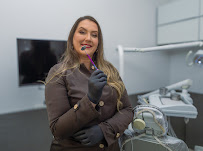 Jana Fiori Odontologia - Lentes de Contato Dentais | Implantes | Alinhadores Invisíveis | Prótese Dentária | Ortodontia