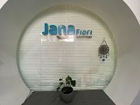 Jana Fiori Odontologia - Lentes de Contato Dentais | Implantes | Alinhadores Invisíveis | Prótese Dentária | Ortodontia