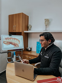 Instituto Dr. Ibrahim Jamil | Implantes Dentários e Harmonização Facial | Centro de Florianópolis
