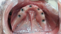 MAXIDENTAL Especialistas Dentales