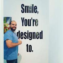 DR. Alex | Implantes Dentales by DENTAL SV