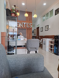 Klinik gigi Dentes Wirobrajan