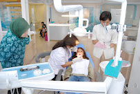 Dolphin Orthodontics & Dental Care (Klinik Gigi)