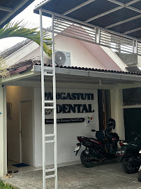 Praktek Dokter Gigi Spesialis Orthodonti - Spesialis Kawat Gigi (drg. Elfira Maharani, M.P.H., Sp.Ort.)