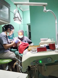 HENNI & FRIENDS DENTAL CLINIC