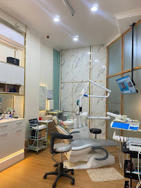 Seven Dental Clinic Surabaya (Klinik Akar Gigi Sby)