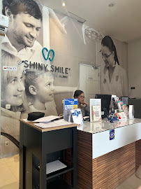 Shiny Smile Aesthetic Dental Clinic [Pasang Behel dan Implan Gigi]