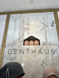 KLINIK GIGI UTAMA DENTHAUS AESTHETIC DENTAL CLINIC