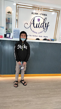 Audy Dental Surabaya Barat | Klinik Dokter Gigi Spesialis