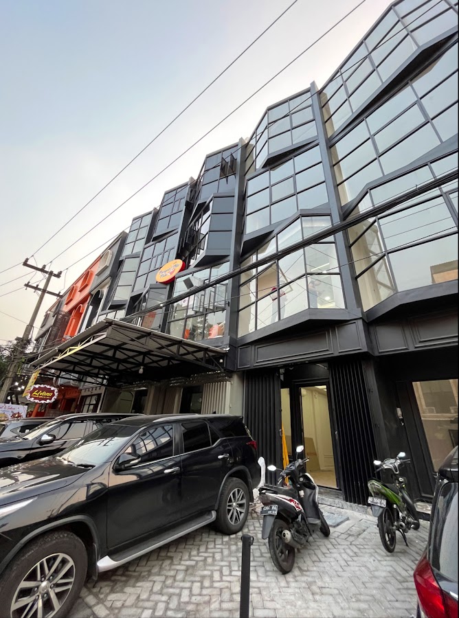 iSmile Dental Care West - dental clinic in Surabaya, Indonesia