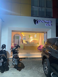 Clear Dental Center Surabaya ( Dokter Gigi & Spesialis Orthodontist )