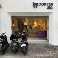 Clear Dental Center Surabaya ( Dokter Gigi & Spesialis Orthodontist )