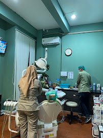 DX Dental Aesthetic Clinic (Dokter Gigi Spesialis Surabaya) - MERR