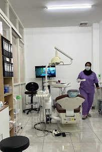 Praktek Dokter Gigi Roy Tamara (Sofine Dental Dukuh Kupang)