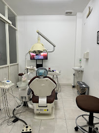 Praktek Dokter Gigi Roy Tamara (Sofine Dental Dukuh Kupang)