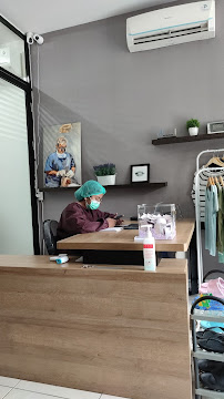 Praktek Dokter Gigi Roy Tamara (Sofine Dental Dukuh Kupang)