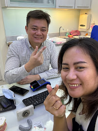 Dokter Gigi Spesialis Ortodonti - Orthodontist Surabaya Kerry Anogia