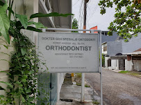 Dokter Gigi Spesialis Ortodonti - Orthodontist Surabaya Kerry Anogia