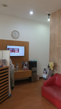 Dentin - Dental Innovation (drg Samuel Wijaya Kusuma Prayitno, Sp.KG & drg Elsa Indra Lukmantono, Sp. Ort, MM)