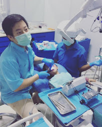 A.M Dental Care Surabaya (drg Arif Abdul Gani, Sp.KG)