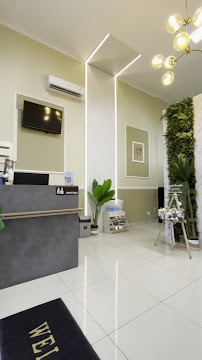 Praktik Dokter Gigi (Drg Dinni & Drg Rangga) / DR Dental Care