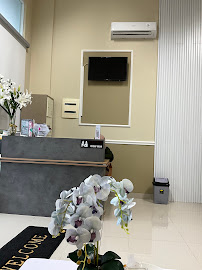 Praktik Dokter Gigi (Drg Dinni & Drg Rangga) / DR Dental Care