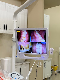 Praktik Dokter Gigi (Drg Dinni & Drg Rangga) / DR Dental Care