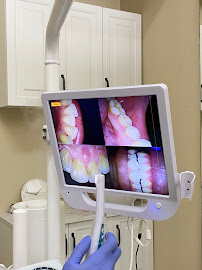 Praktik Dokter Gigi (Drg Dinni & Drg Rangga) / DR Dental Care