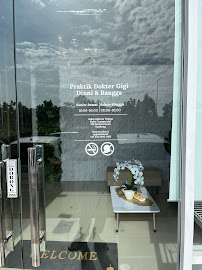 Praktik Dokter Gigi (Drg Dinni & Drg Rangga) / DR Dental Care