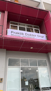 Praktik Dokter Gigi (Drg Dinni & Drg Rangga) / DR Dental Care