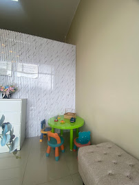 Praktik Dokter Gigi (Drg Dinni & Drg Rangga) / DR Dental Care