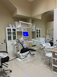 Praktik Dokter Gigi (Drg Dinni & Drg Rangga) / DR Dental Care