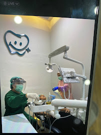 Dokter Gigi Medan Krakatau - Senyum dan Senyum