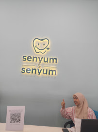 Dokter Gigi Medan Krakatau - Senyum dan Senyum