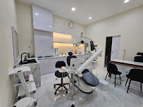 Jade Dental Expert (drg Darius P Ongko,Sp. Perio & drg Christinawaty Sutan Sp.Ort) Praktek Dokter Gigi Spesialis Medan