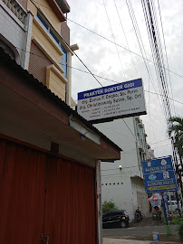 Jade Dental Expert (drg Darius P Ongko,Sp. Perio & drg Christinawaty Sutan Sp.Ort) Praktek Dokter Gigi Spesialis Medan