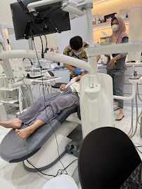 Lotus Dental Art Medan - Praktek Dokter Gigi Spesialis - drg Darius Sp.Perio, drg Felix Sp.Pros, drg Christinawaty Sp.Ort