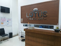 Lotus Dental Art Medan - Praktek Dokter Gigi Spesialis - drg Darius Sp.Perio, drg Felix Sp.Pros, drg Christinawaty Sp.Ort