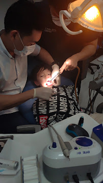 Lotus Dental Art Medan - Praktek Dokter Gigi Spesialis - drg Darius Sp.Perio, drg Felix Sp.Pros, drg Christinawaty Sp.Ort
