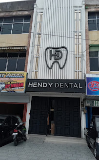 Hendy Dental in Medan
