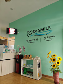 Dr. SMILE Dental Care (Praktik drg. Fajarini, Sp. Ort & drg. Kristanto) - Praktek Dokter Gigi