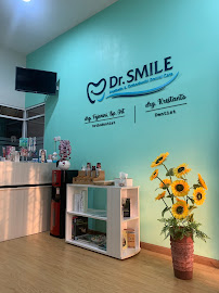 Dr. SMILE Dental Care (Praktik drg. Fajarini, Sp. Ort & drg. Kristanto) - Praktek Dokter Gigi