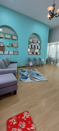 Dr. SMILE Dental Care (Praktik drg. Fajarini, Sp. Ort & drg. Kristanto) - Praktek Dokter Gigi