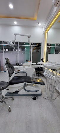 Dr. SMILE Dental Care (Praktik drg. Fajarini, Sp. Ort & drg. Kristanto) - Praktek Dokter Gigi