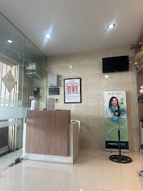 Shine Dental Care (Praktek drg. Budi , Sp.Perio, FICD)