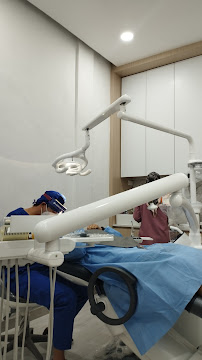 Van Dental Solution VDS- Dokter Gigi Medan (drg. Vandersun Lestari, Sp.Perio & drg. Sherly Tjandra)