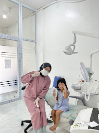 RIVIA DENTAL CARE PRAKTEK DOKTER GIGI