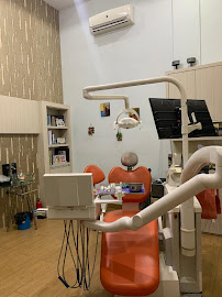 The Conelly's Dental Republic Karya